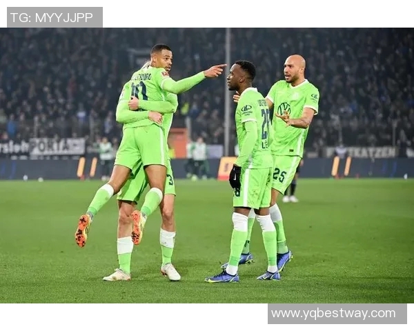 德甲门将神勇表现惊艳,扑救无数助球队逆转取胜 德甲门将神勇表现惊艳,扑救无数助球队逆转取胜