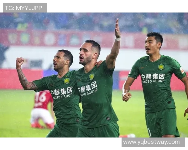 恒大主场大胜国安,豪取中超连胜,积分榜稳居榜首位置 恒大主场大胜国安,豪取中超连胜,积分榜稳居榜首位置