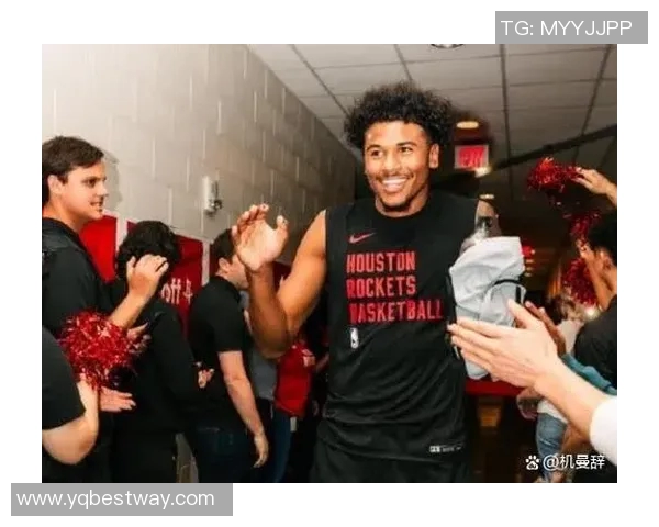 火箭急需解决内线问题，寻求大个子中锋加盟