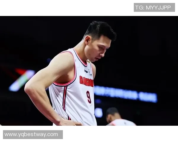 易建联成为首位涉足CBA管理层的球员，将出任广东宏远助教