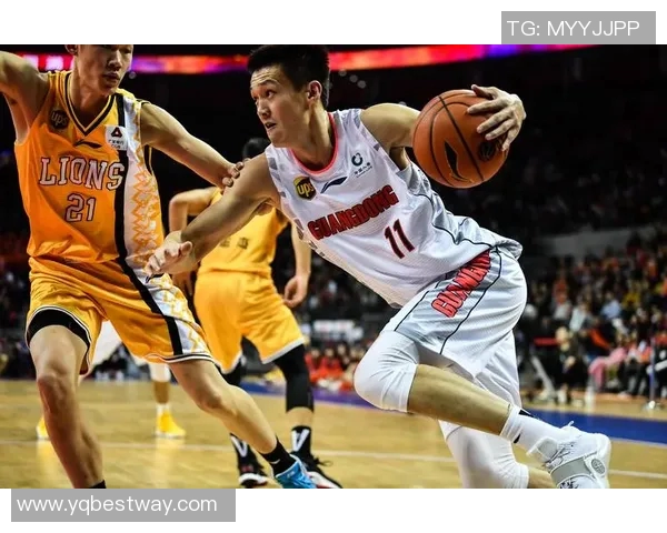 易建联发布助威视频鼓舞广东宏远队士气备战季后赛