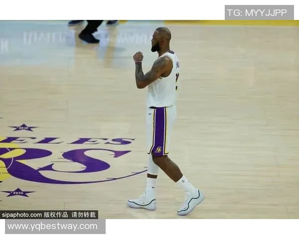 詹姆斯签约湖人,与乔治-卢卡斯联手,共同打造篮球与电影的奇幻合作 詹姆斯签约湖人,与乔治-卢卡斯联手,共同打造篮球与电影的奇幻合作