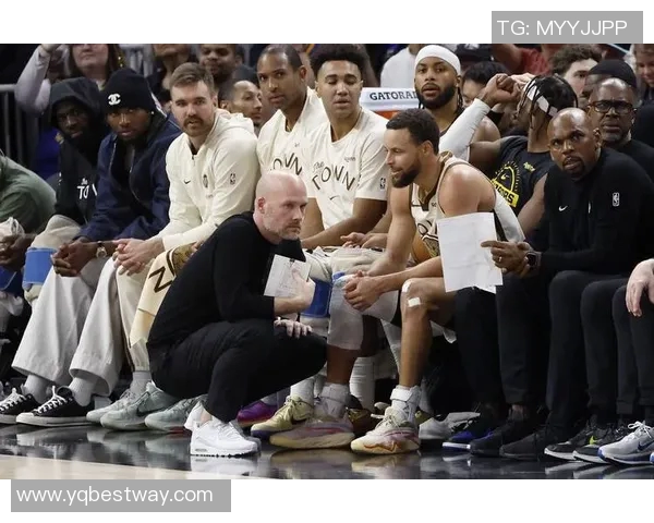 勇士主帅斯蒂芬·柯尔确认库里将在下周复出参加比赛 勇士主帅斯蒂芬·柯尔确认库里将在下周复出参加比赛