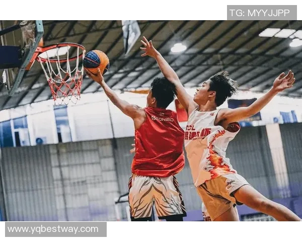 易建联开设篮球训练营，助力青少年篮球发展